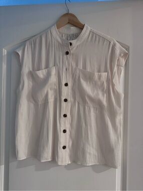 Joie Cream Sleeveless Button-Down Shirt with Patch Pockets